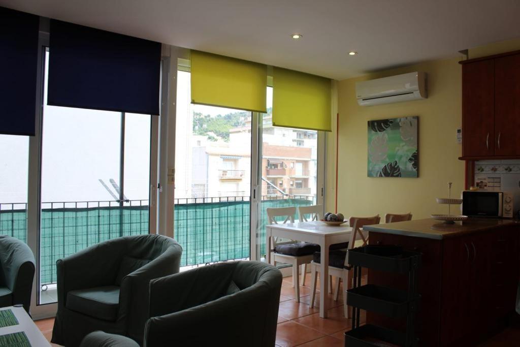Apartaments Oller Centro 로지즈 외부 사진